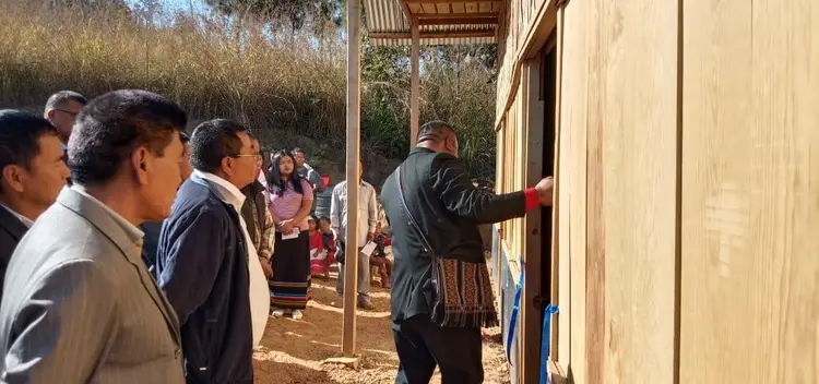 Pastor Biehinn sung a lut laitah